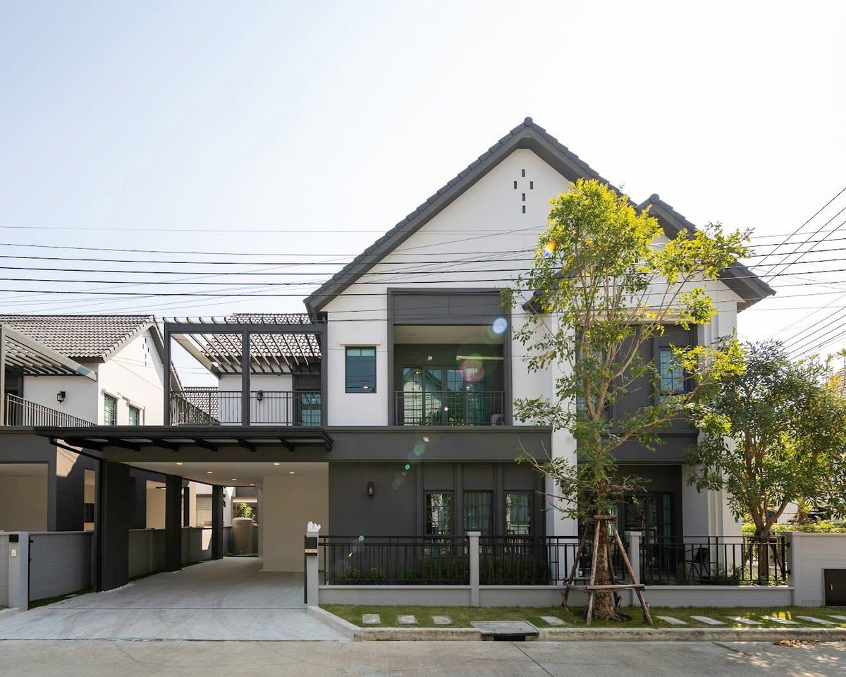 For RentHouseBangna, Bearing, Lasalle : For rent: CENTRO BANGNA, new house, 4 bedrooms.