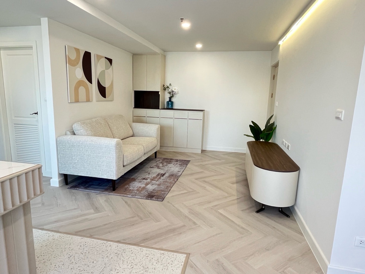 For SaleCondoSukhumvit, Asoke, Thonglor : {Owner Post} Condo for sale, newly renovated, large room, ready to move in, size 96 sq m., near BTS Thonglor/Ekkamai.
