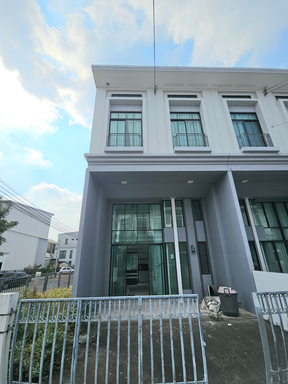 For SaleTownhomeNawamin, Ramindra : Corner townhome for sale, Pruksa Ville, Phahonyothin Ramintra (30.5 sq m.), near BTS Sai Yut.