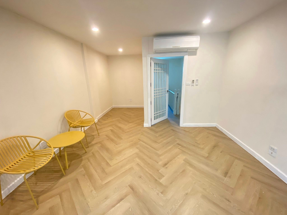 ให้เช่าทาวน์โฮมสยาม จุฬา สามย่าน : HR3205 ULTRA-PRIME LOCATION] Newly Renovated 5-Storey Building เพียง 300 เมตร จาก BTS สนามกีฬาฯ | หัวใจแห่งสยาม-ปทุมวัน