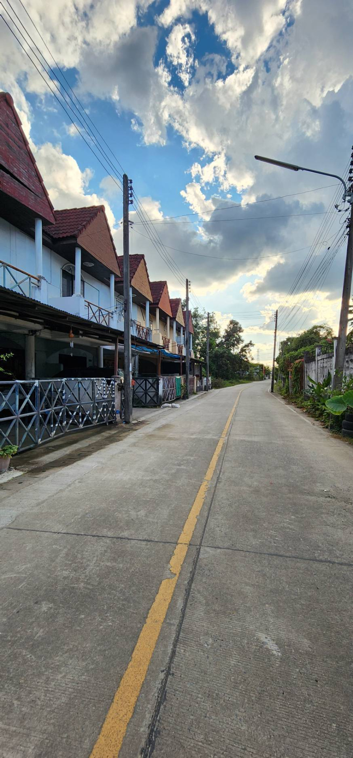 ขายทาวน์โฮมเชียงใหม่ : 🏡 ทาวน์เฮ้าส์ 2 ชั้น ราคาดี ใกล้วงแหวน 3 แยกหลุยส์ ต.ต้นเปา อ.สันกำแพง จ.เชียงใหม่