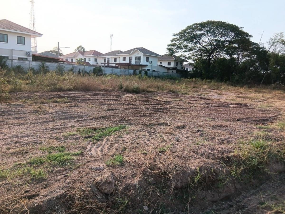 ขายที่ดินขอนแก่น : ❤️❤️ขายที่ดินสวยติดรั้ว มข ใกล้หมู่บ้านเบส โฮม มหาลัยขอนเเก่น ใกล้ มหาวิทยาลัยขอนเเก่น ใกล้หมู่บ้านเบส โฮม มข เหมาะสร้างบ้าน ทำบ้านสวน ร้าน กาเเฟ  มี 3 เเปลง  ขนาด 301 ตรว , ขนาด 247 ตรว , 180 ตรว   รวมเเปลง  1 ไร่ 3 งาน 28 ตรว สนใจ line @900cqqhk 