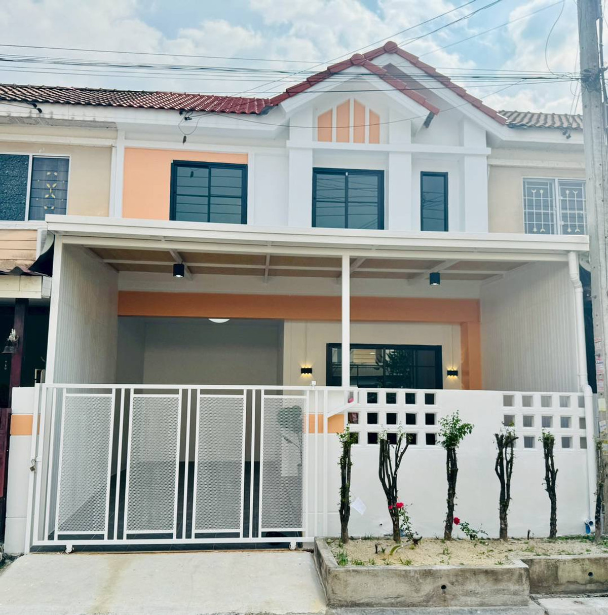 ขายทาวน์โฮมนนทบุรี บางใหญ่ บางบัวทอง : ขายทาวน์เฮาส์ 2 ชั้น พฤกษา 76 บางใหญ่-แก้วอินทร์ ซอย 1 ต้นโครงการ แต่งใหม่พร้อมเฟอร์ฯ ทั้งหลัง