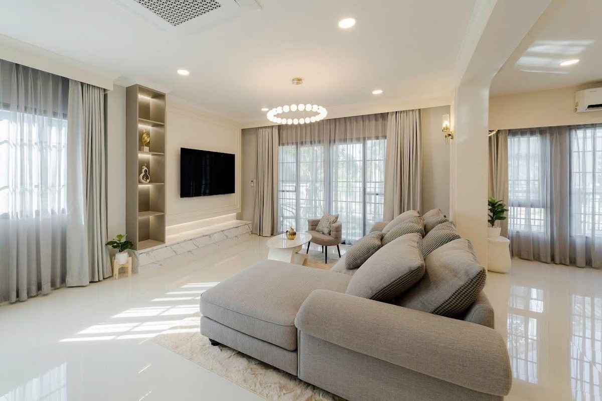 For RentHouseBangna, Bearing, Lasalle : For rent: CENTRO BANGNA, new house, 4 bedrooms.