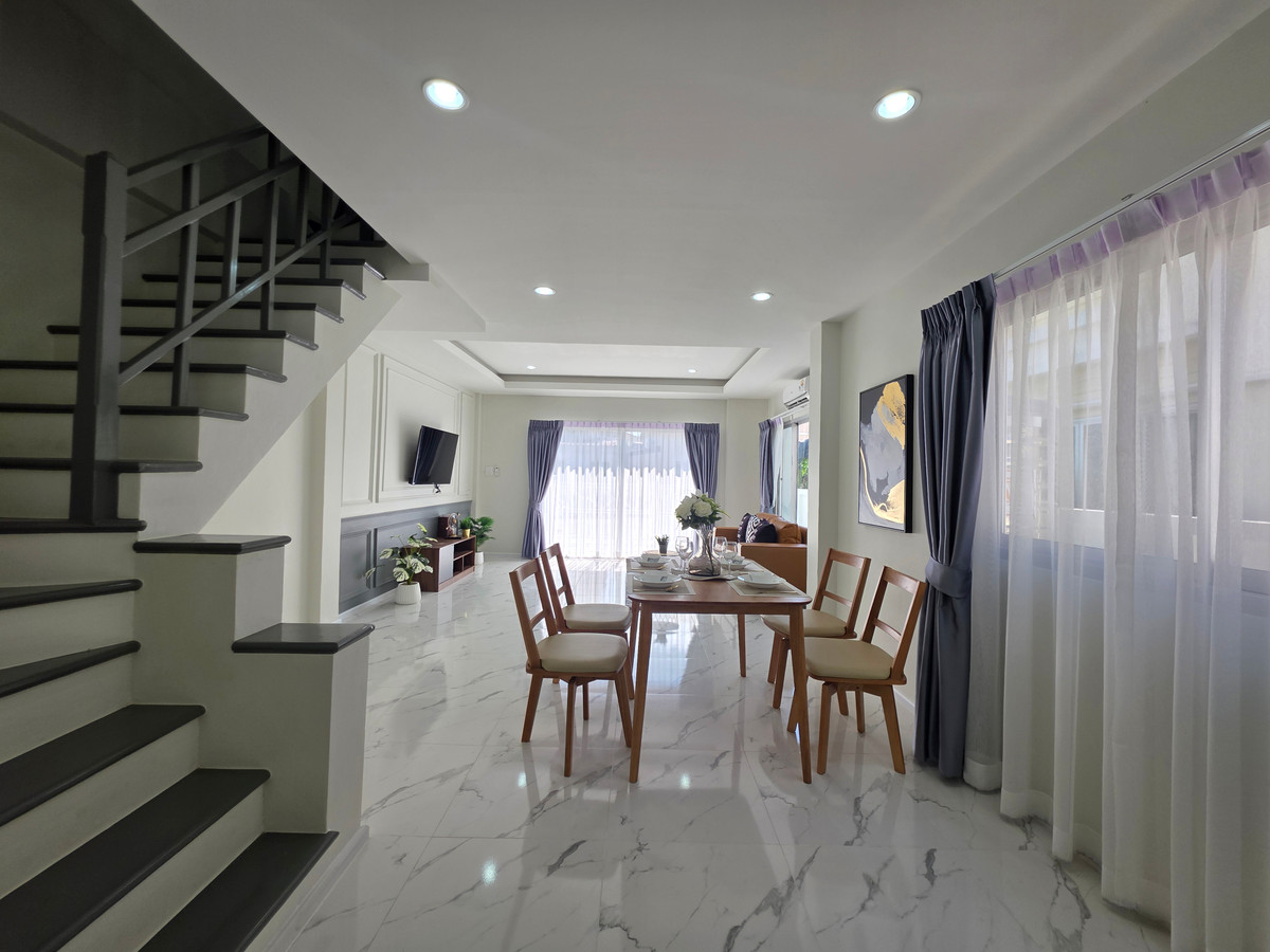 ขายทาวน์โฮมมีนบุรี-ร่มเกล้า : SF139 ขาย มบ.พูนสินธานี 3 ร่มเกล้า บ้านหลังมุม🥇 โล่งโปร่ง🥇 พร้อมอยู่