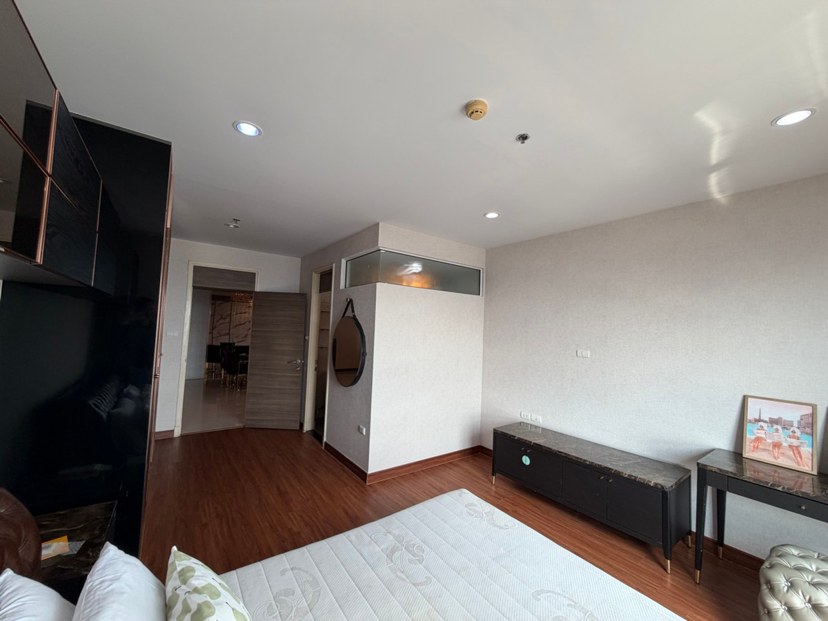 For SaleCondoRama3 (Riverside),Satupadit : For sale/rent Supalai Prima Riva Rama 3 | 3 bedrooms, high floor, river view ________________________________________ Luxury riverfront condo Supalai Prima Riva Rama 3, 42nd floor, area 256 sq m., 3 bedrooms, 5 bathrooms, maids room, panoramic Chao Phraya