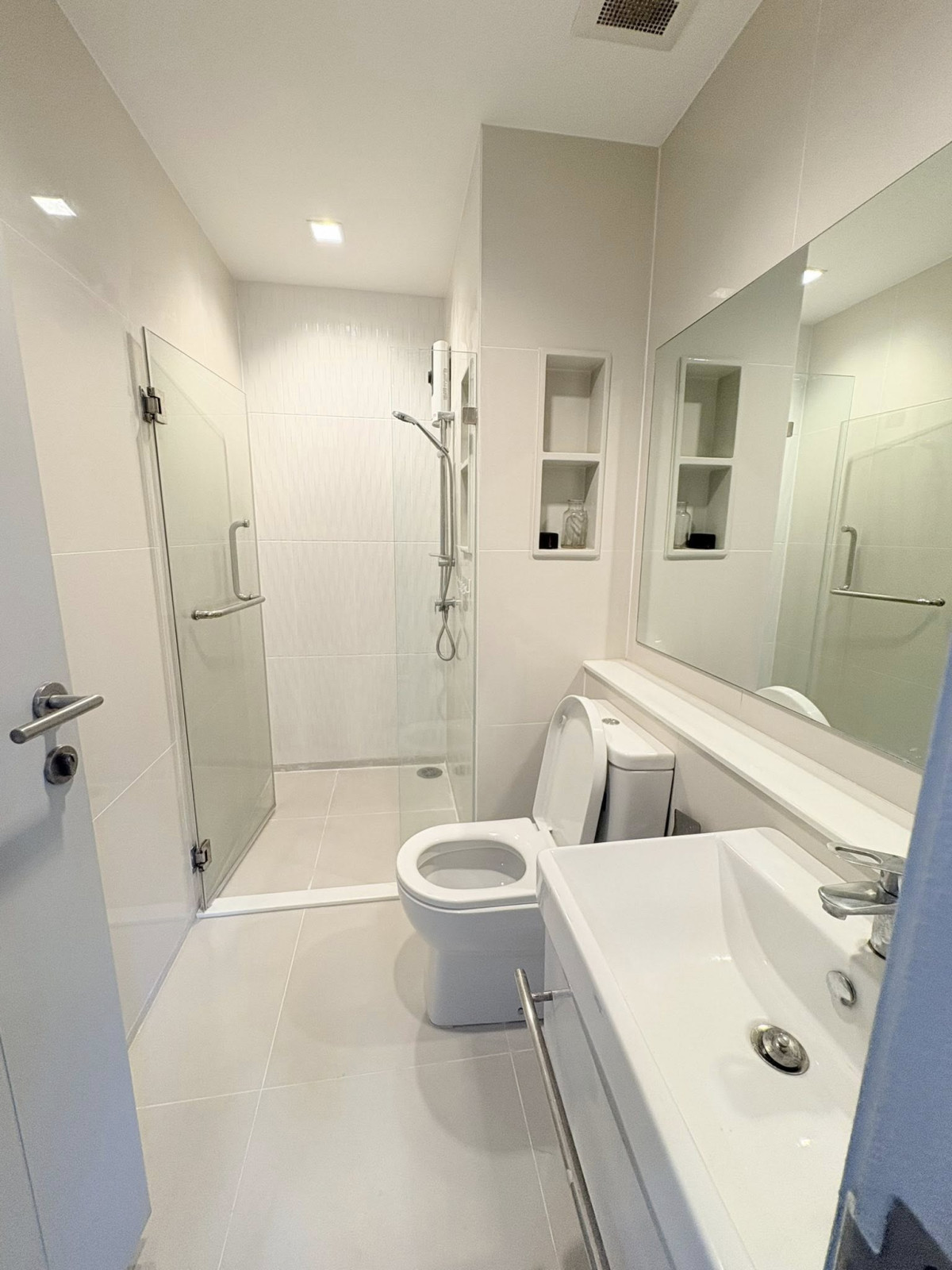 For SaleCondoRama9, Petchburi, RCA : For Sale Condo , Life Asoke - Rama 9 , MRT-Phra Ram 9 , Makkasan , Rat Thewi , Bangkok , CX-147149