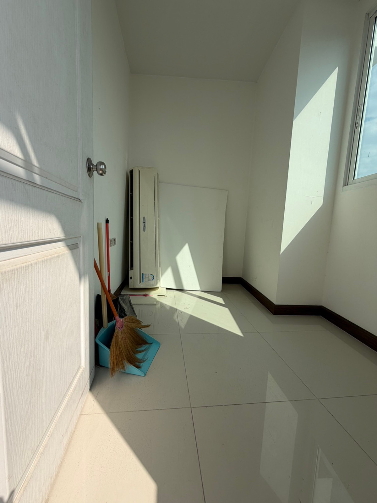 For SaleCondoRama3 (Riverside),Satupadit : For sale/rent Supalai Prima Riva Rama 3 | 3 bedrooms, high floor, river view ________________________________________ Luxury riverfront condo Supalai Prima Riva Rama 3, 42nd floor, area 256 sq m., 3 bedrooms, 5 bathrooms, maids room, panoramic Chao Phraya