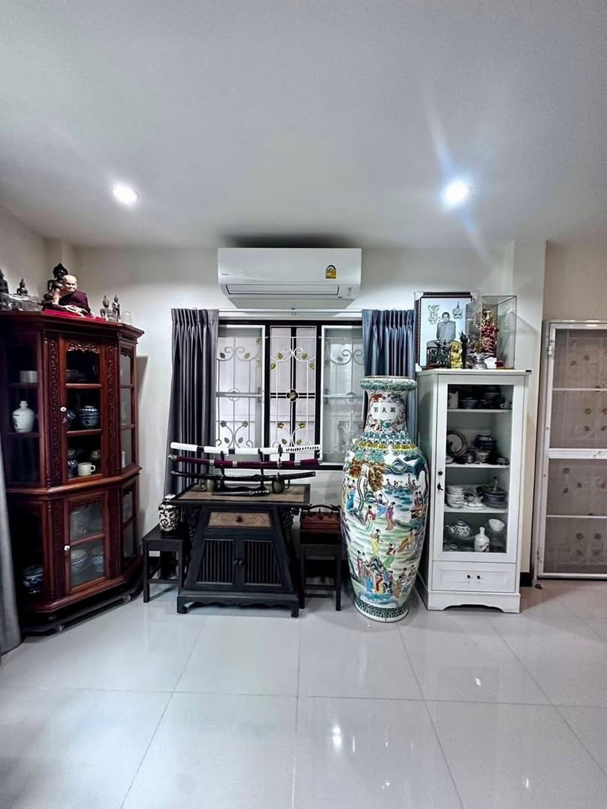 For RentHouseNawamin, Ramindra : 🏡House for rent, KC Parkville 3, Hathairat, accepts foreigners, can keep no more than 2 pets, dogs, cats.