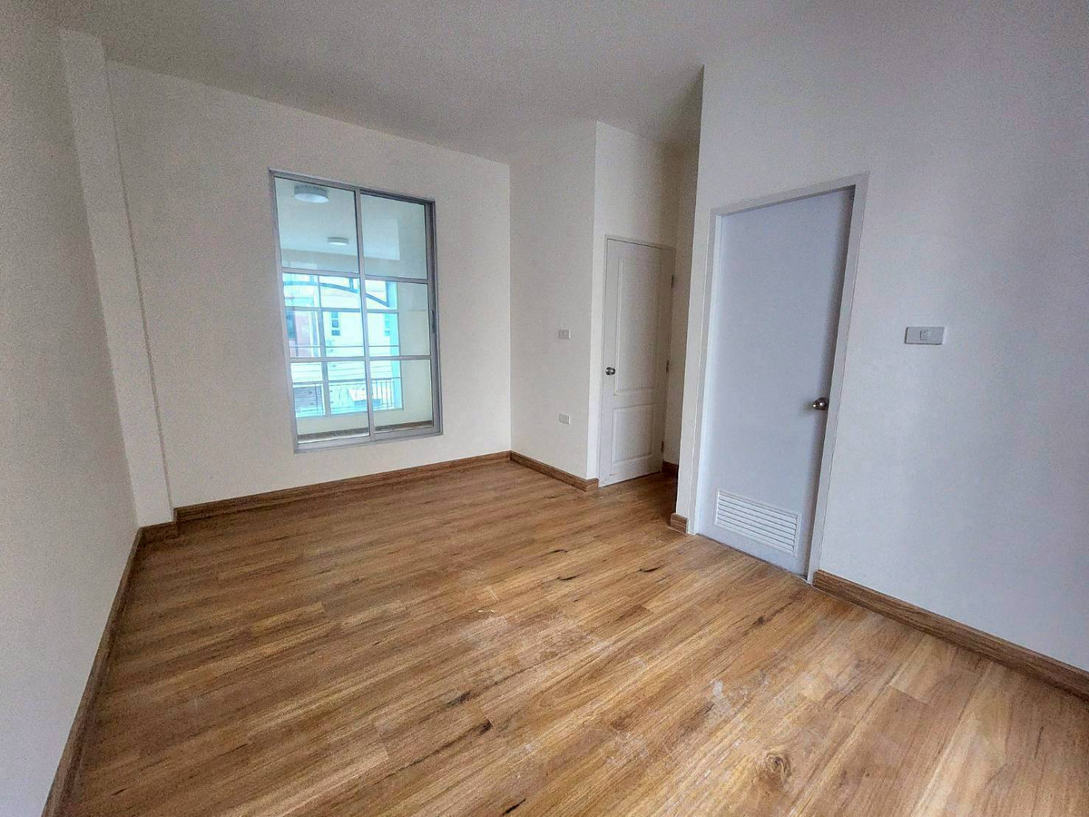 ขายทาวน์โฮมโชคชัย4 ลาดพร้าว71 : ขาย ทาวน์เฮ้าส์ บ้านกลางเมือง ลาดพร้าว-โชคชัย4 พื้นที่ 21.2 ตารางวา สถานีโชคชัย 4 สายสีเหลือง โรงเรียนพิบูลอุปถัมภ์