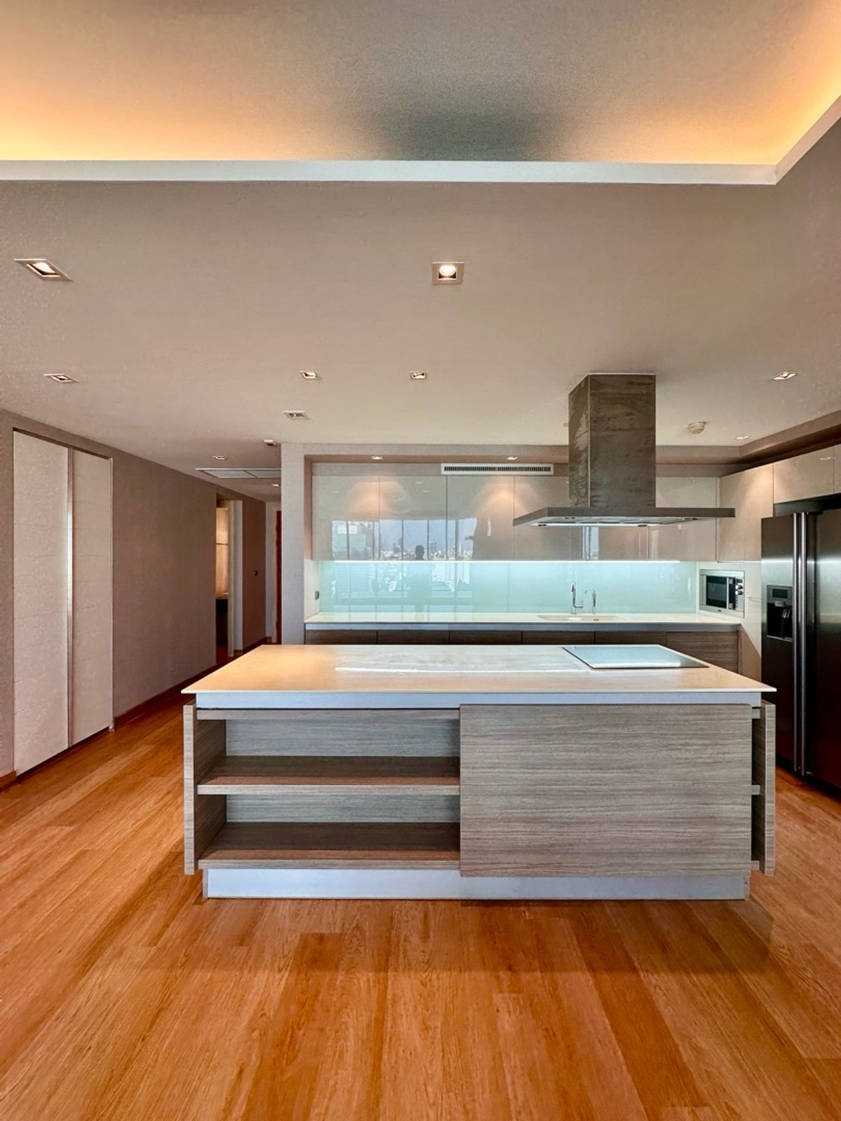 ขายคอนโดอารีย์ อนุสาวรีย์ : Penthouse 2 ยูนิต Combine เข้าด้วยกัน วิวทิศเหนือ + ตะวันออก วิวสวย  4 ห้องนอน ขนาด 294 ตรม.