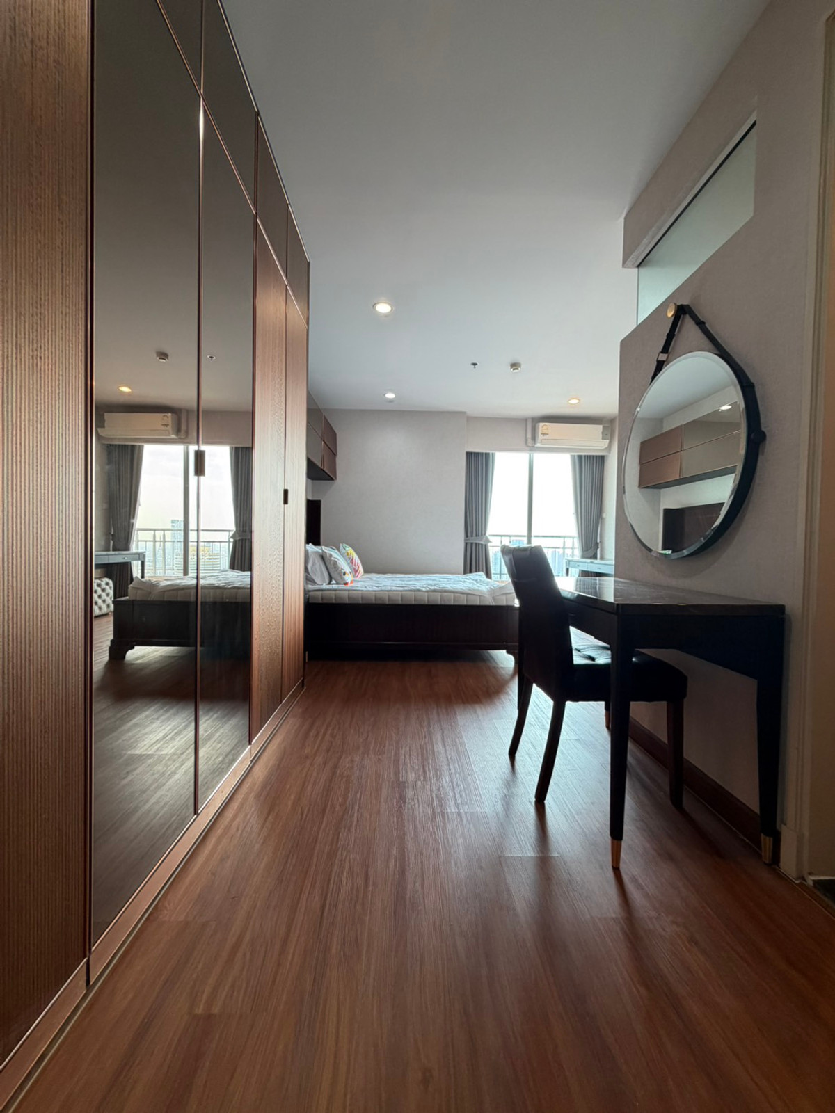 For SaleCondoRama3 (Riverside),Satupadit : For sale/rent Supalai Prima Riva Rama 3 | 3 bedrooms, high floor, river view ________________________________________ Luxury riverfront condo Supalai Prima Riva Rama 3, 42nd floor, area 256 sq m., 3 bedrooms, 5 bathrooms, maids room, panoramic Chao Phraya