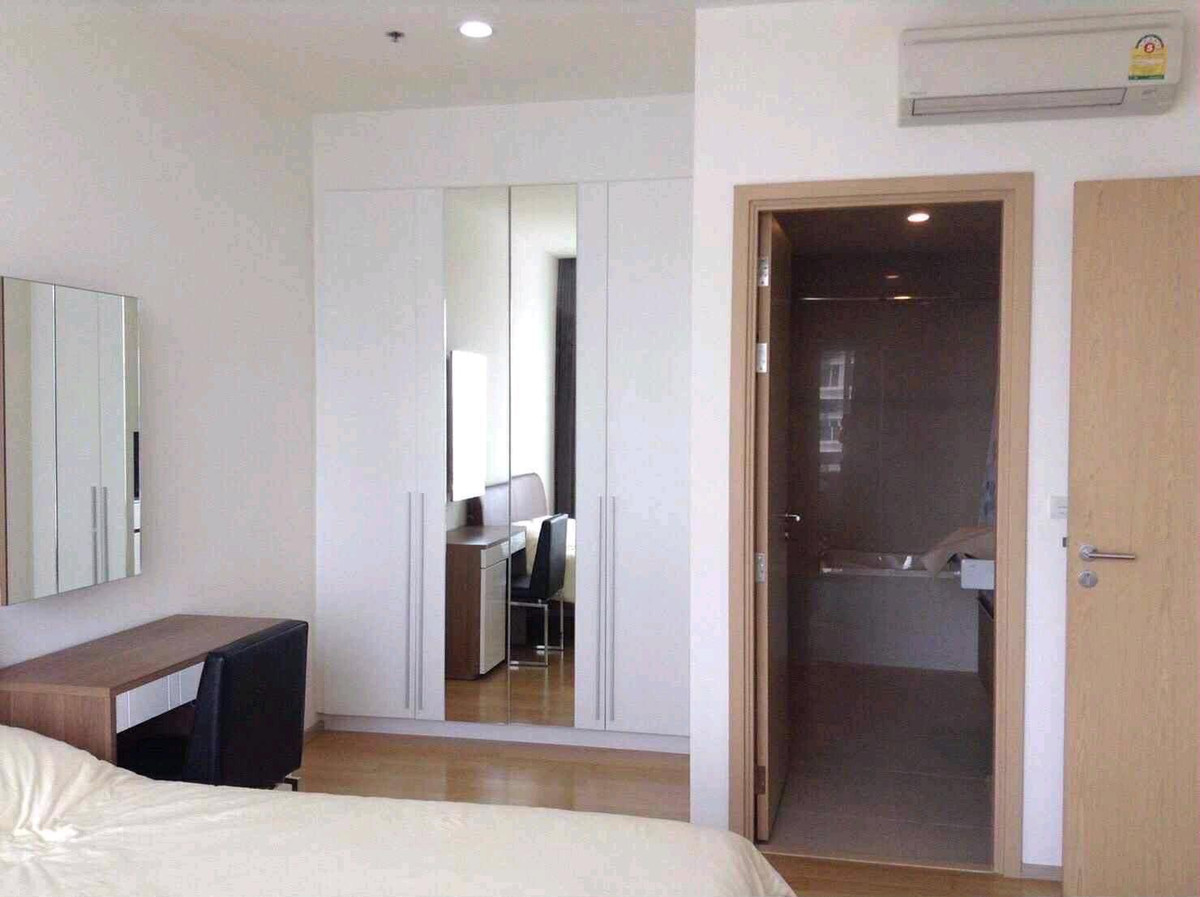 For RentCondoSukhumvit, Asoke, Thonglor : ✨ Premium location in the heart of the city, convenient travel, near BTS Phrom Phong, available and ready to move in on 02/05/2026.