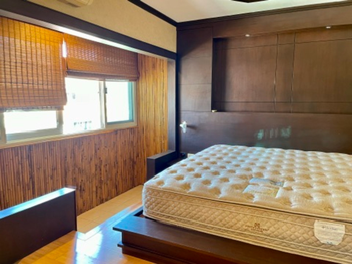 ให้เช่าทาวน์โฮมเลียบทางด่วนรามอินทรา : ปล่อยเช่า Town Home คริสตัล วิลล์ [Crystal Ville] เลียบด่วนเอกมัย-รามอินทรา ประดิษฐ์มนูธรรม 15 ใกล้ทางพิเศษฉลองรัช เพียง 350 เมตร จากเซ็นทรัล อีสวิลล์ 