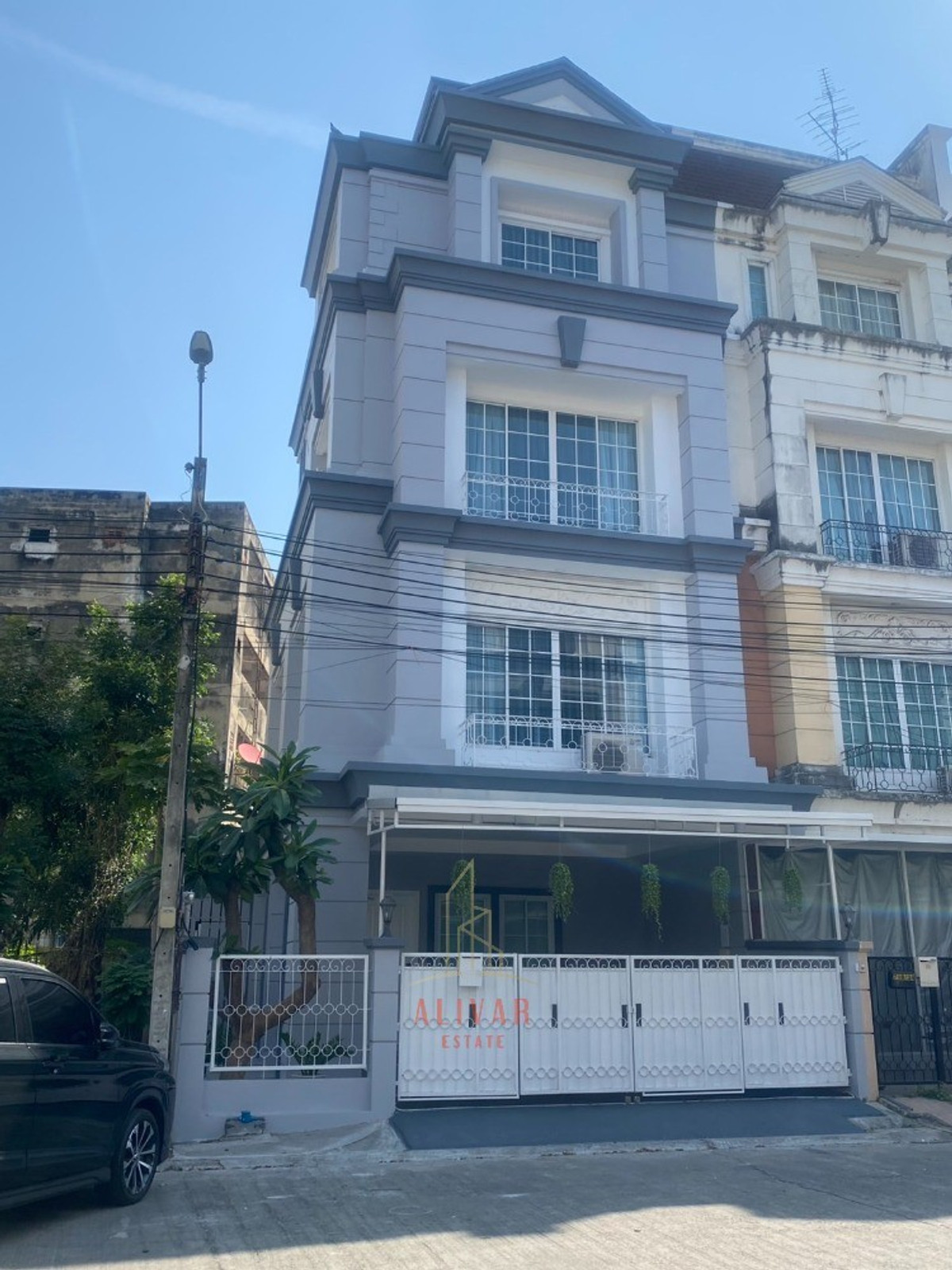 For RentTownhomeBangna, Bearing, Lasalle : RH015126 For rent, 4-story townhome, corner unit, 4 bedrooms at Plus Park Avenue Lasalle - Srinagarindra, near BTS Bearing and MRT Sri Lasalle.