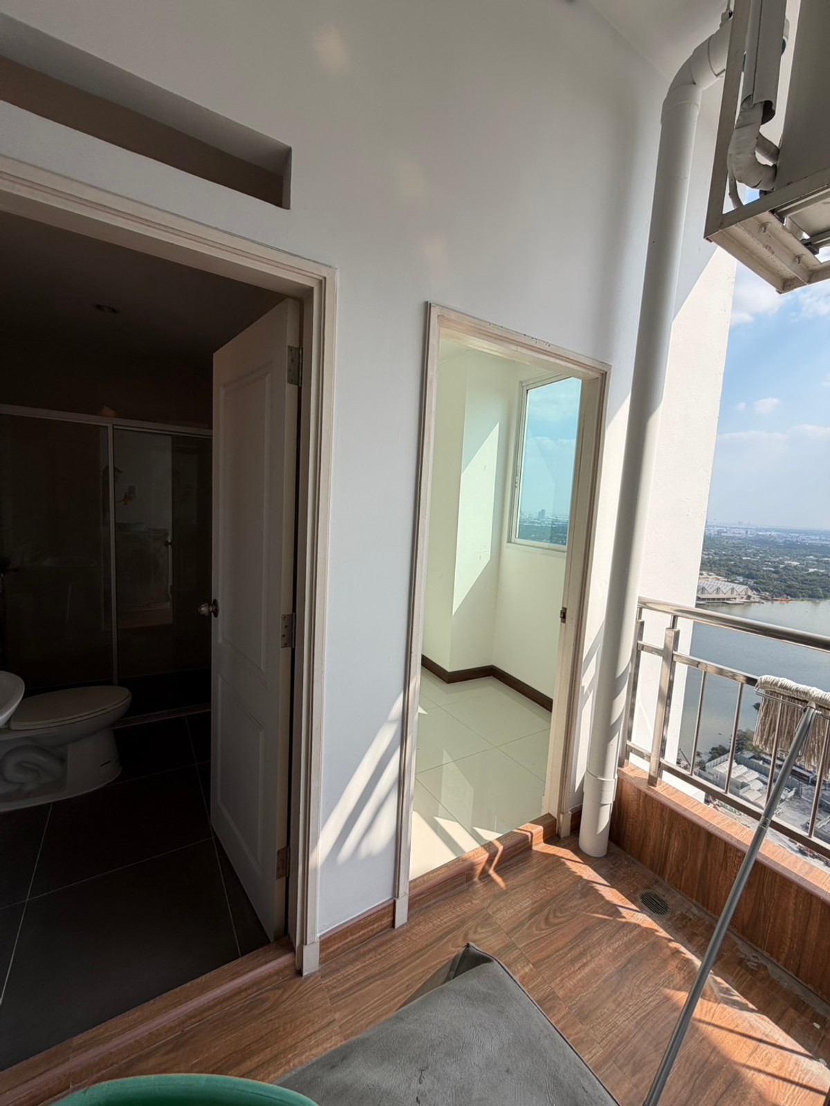 For SaleCondoRama3 (Riverside),Satupadit : For sale/rent Supalai Prima Riva Rama 3 | 3 bedrooms, high floor, river view ________________________________________ Luxury riverfront condo Supalai Prima Riva Rama 3, 42nd floor, area 256 sq m., 3 bedrooms, 5 bathrooms, maids room, panoramic Chao Phraya