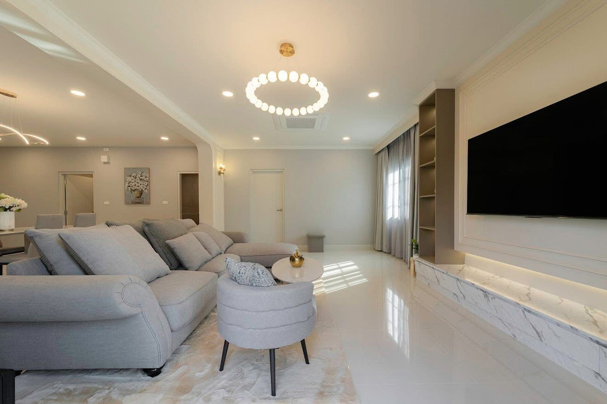 For RentHouseBangna, Bearing, Lasalle : For rent: CENTRO BANGNA, new house, 4 bedrooms.