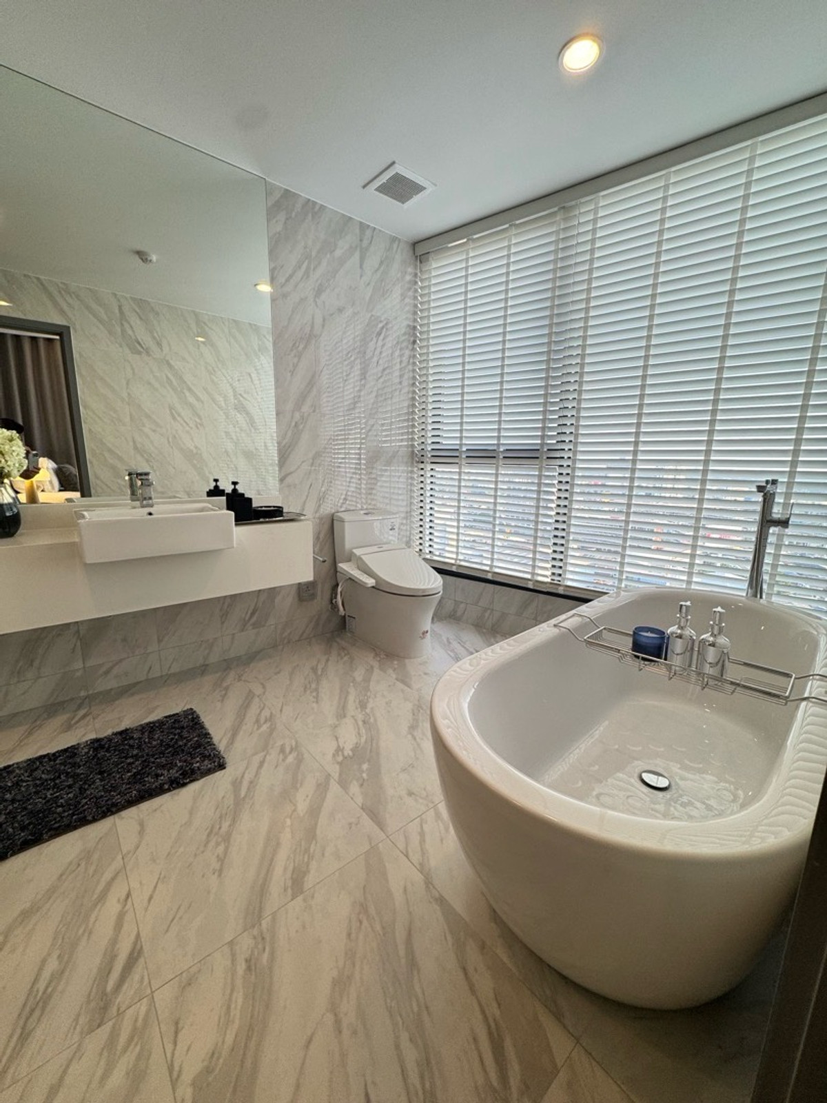 ขายคอนโดคลองเตย กล้วยน้ำไท : Coco Parc 2 นอน 2 น้ำ ห้องใหม่ เฟอร์ครบ ฟรีส่วนกลาง 5 ปี ห้องตรงมือ 1 จากเซลล์โครงการ