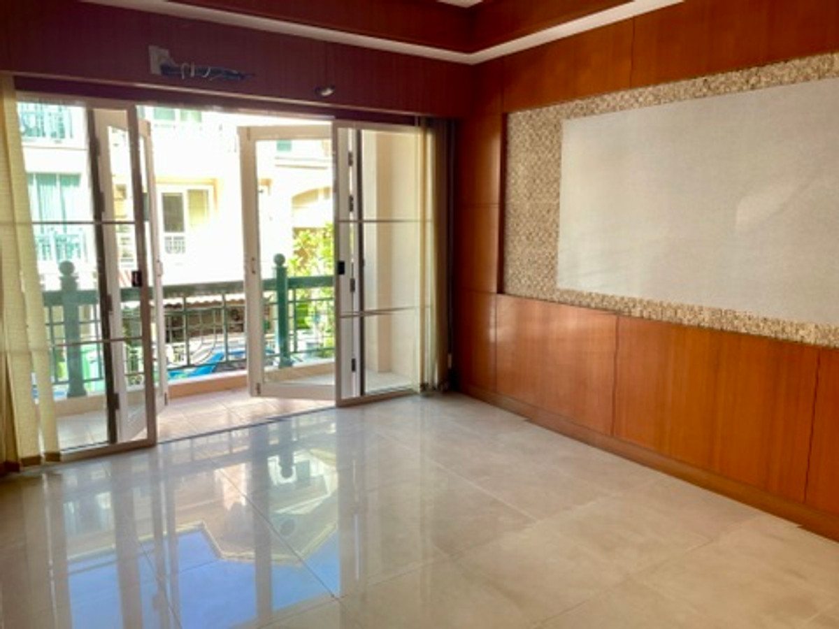 ให้เช่าทาวน์โฮมเลียบทางด่วนรามอินทรา : ปล่อยเช่า Town Home คริสตัล วิลล์ [Crystal Ville] เลียบด่วนเอกมัย-รามอินทรา ประดิษฐ์มนูธรรม 15 ใกล้ทางพิเศษฉลองรัช เพียง 350 เมตร จากเซ็นทรัล อีสวิลล์ 