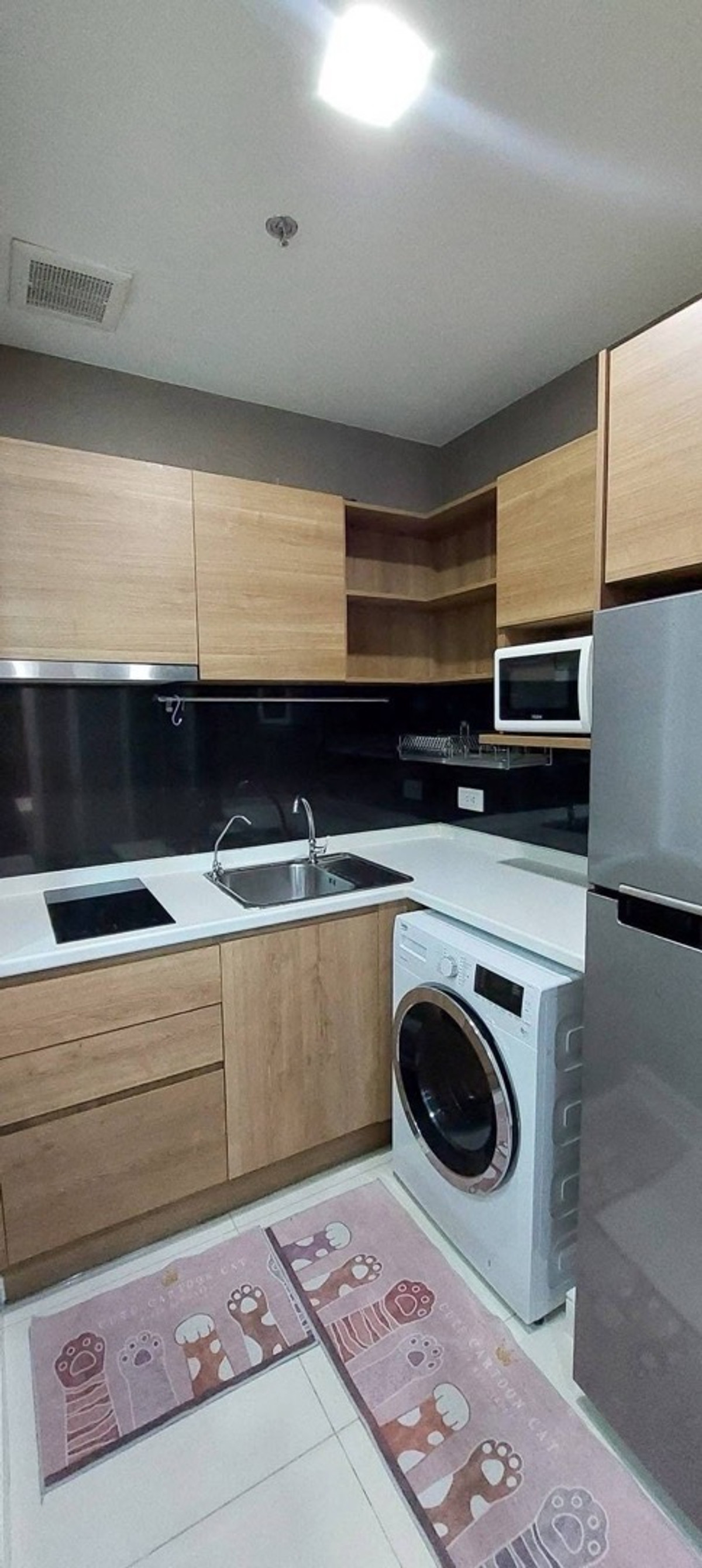 For RentCondoSamut Prakan,Samrong : Urgent rent, Condo The Metropolis Samrong, Building C, 6th floor, city view, size 55.00 sq m, 2 bedrooms, special price 18,000 baht.