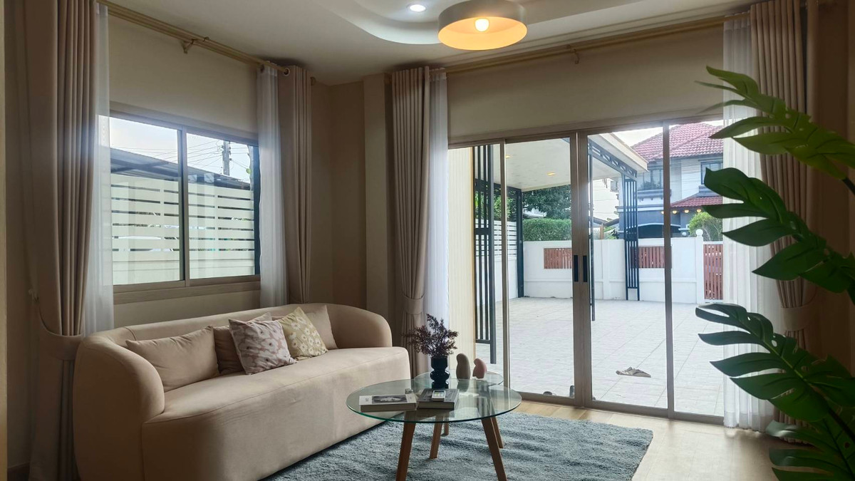 For SaleHouseMin Buri, Romklao : Beautifully renovated 2-story detached house in K.C. 9 Village