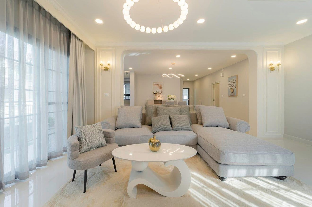 For RentHouseBangna, Bearing, Lasalle : For rent: CENTRO BANGNA, new house, 4 bedrooms.