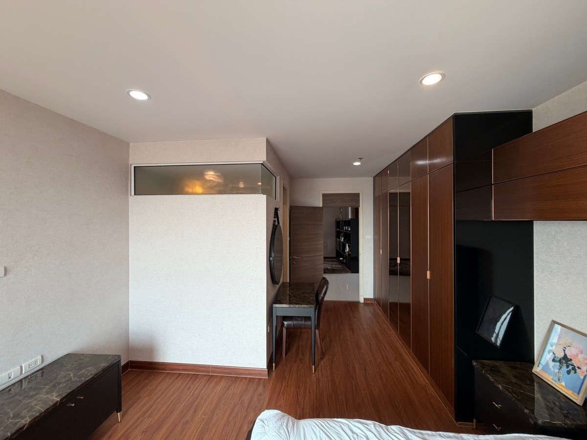 For SaleCondoRama3 (Riverside),Satupadit : For sale/rent Supalai Prima Riva Rama 3 | 3 bedrooms, high floor, river view ________________________________________ Luxury riverfront condo Supalai Prima Riva Rama 3, 42nd floor, area 256 sq m., 3 bedrooms, 5 bathrooms, maids room, panoramic Chao Phraya