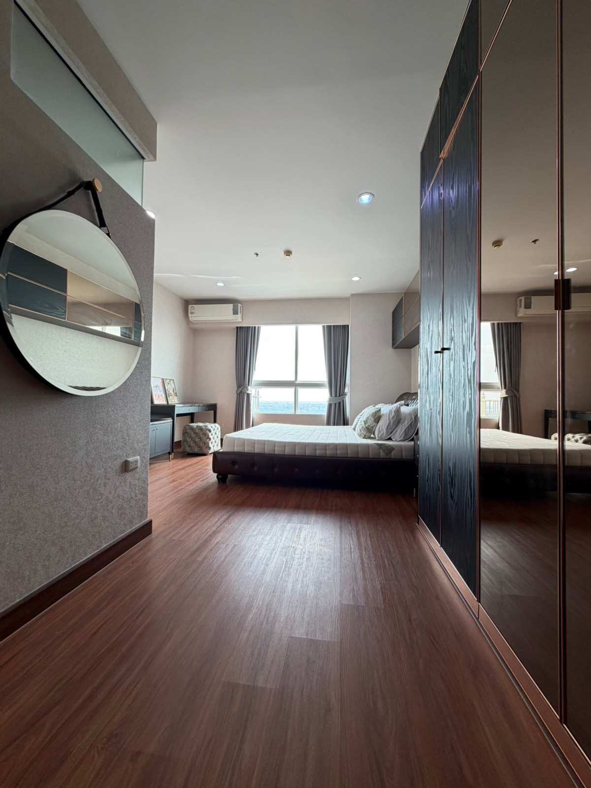 For SaleCondoRama3 (Riverside),Satupadit : For sale/rent Supalai Prima Riva Rama 3 | 3 bedrooms, high floor, river view ________________________________________ Luxury riverfront condo Supalai Prima Riva Rama 3, 42nd floor, area 256 sq m., 3 bedrooms, 5 bathrooms, maids room, panoramic Chao Phraya