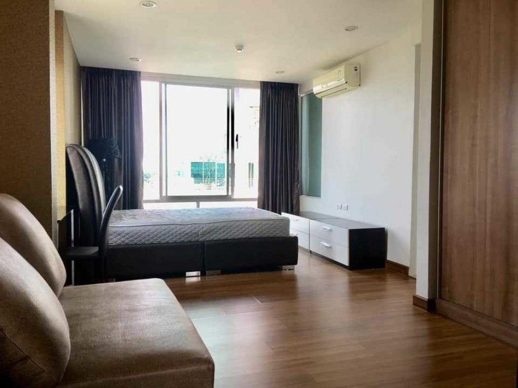 For SaleCondoChaengwatana, Muangthong : Condo for sale at The Forest Chaengwattana. Great location, convenient transportation, near Major Hollywood Pakkret. 64 sq m.