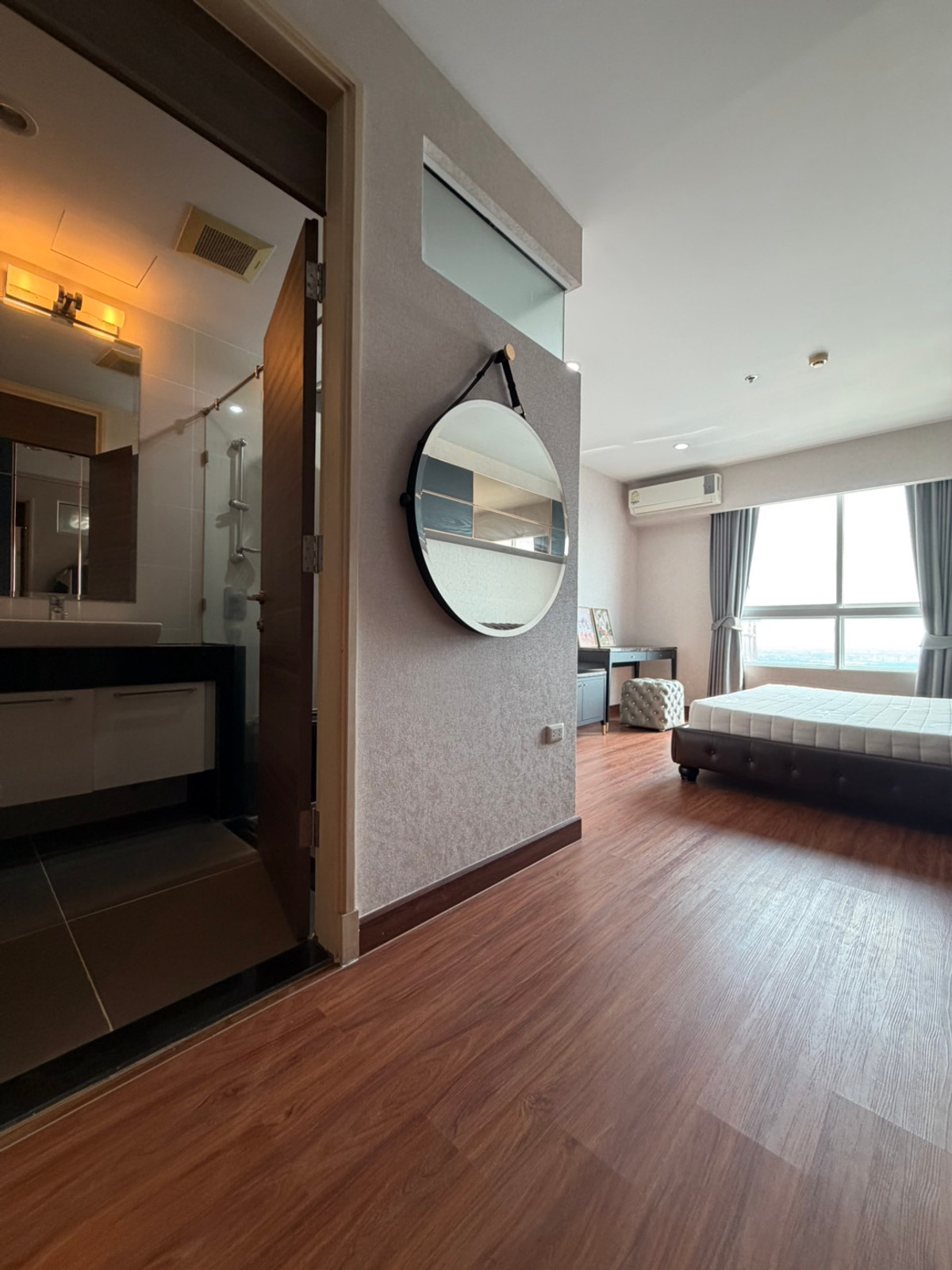 For SaleCondoRama3 (Riverside),Satupadit : For sale/rent Supalai Prima Riva Rama 3 | 3 bedrooms, high floor, river view ________________________________________ Luxury riverfront condo Supalai Prima Riva Rama 3, 42nd floor, area 256 sq m., 3 bedrooms, 5 bathrooms, maids room, panoramic Chao Phraya