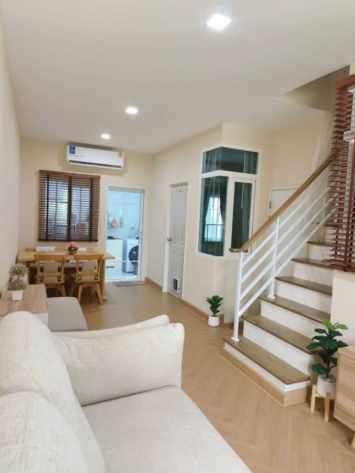 ให้เช่าทาวน์โฮมปทุมธานี รังสิต ธรรมศาสตร์ : *เช่า* 20,000.-✔️ทาวน์โฮม Golden town ฟิวเจอร์ รังสิต บ้านสวย เฟอร์ครบ พร้อมอยู่ 🆗