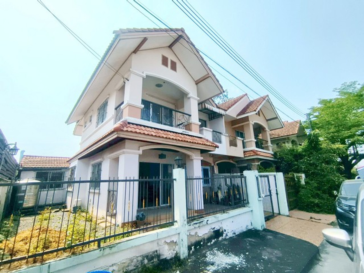 For SalePathum Thani,Rangsit, Thammasat : Twin house for sale, A.C. House 3 - Lam Luk Ka, Khlong 4, good location, very cheap price.