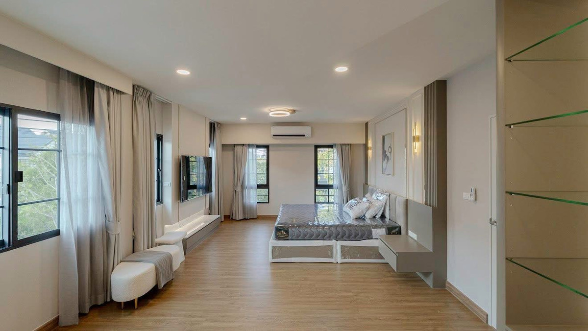 For RentHouseBangna, Bearing, Lasalle : For rent: CENTRO BANGNA, new house, 4 bedrooms.