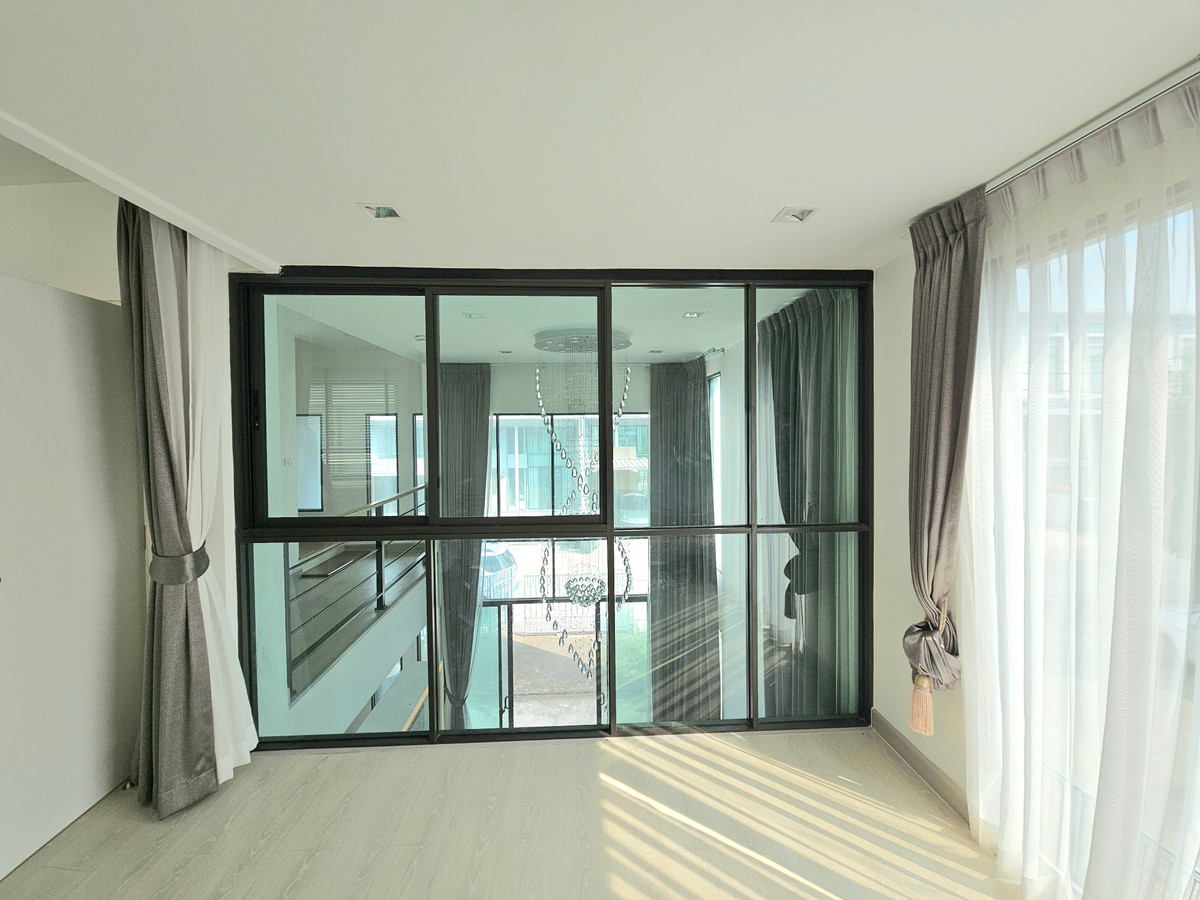 For SaleTownhomeNawamin, Ramindra : Corner townhome for sale, Pruksa Ville, Phahonyothin Ramintra (30.5 sq m.), near BTS Sai Yut.