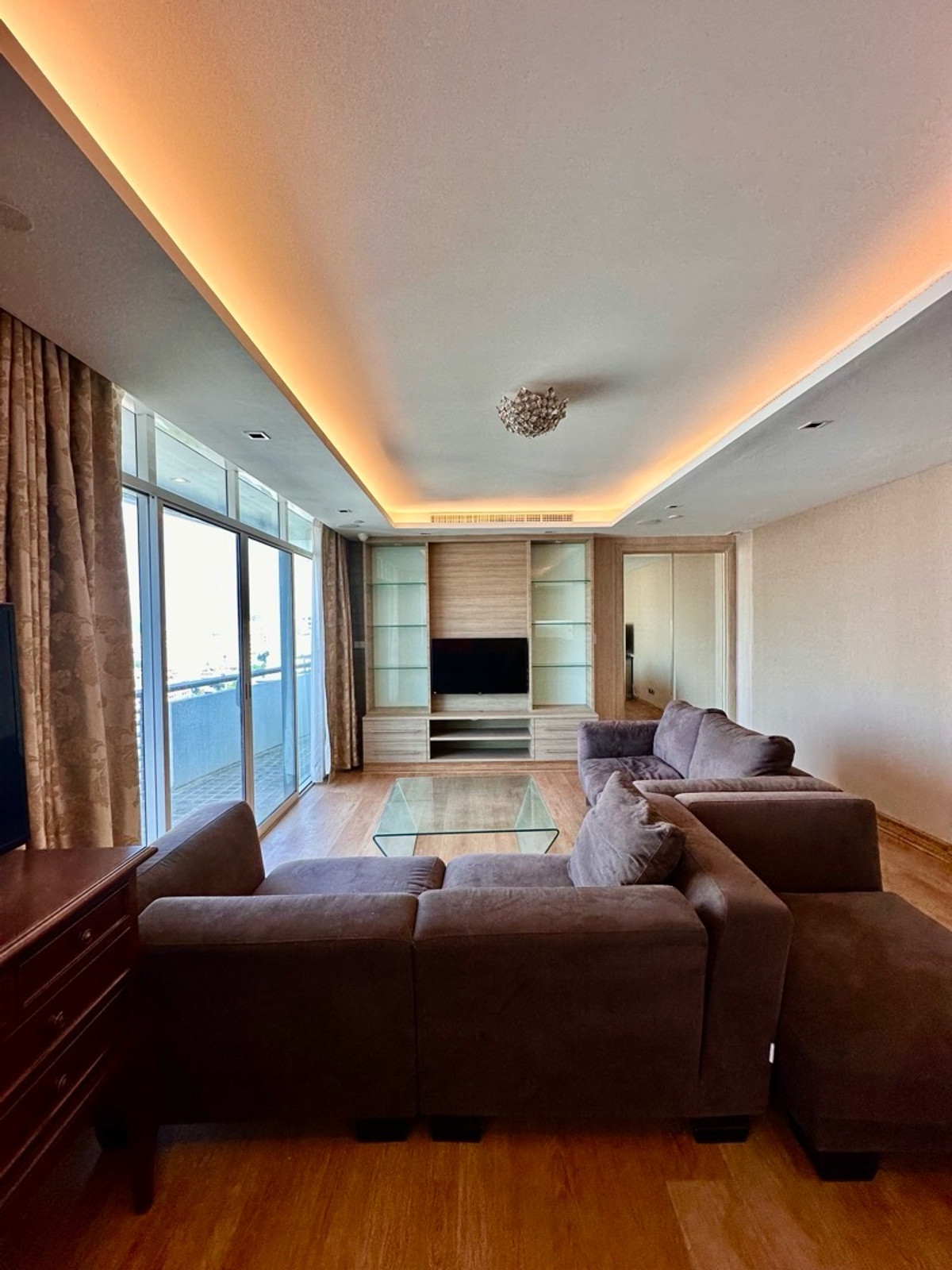 ขายคอนโดอารีย์ อนุสาวรีย์ : Penthouse 2 ยูนิต Combine เข้าด้วยกัน วิวทิศเหนือ + ตะวันออก วิวสวย  4 ห้องนอน ขนาด 294 ตรม.