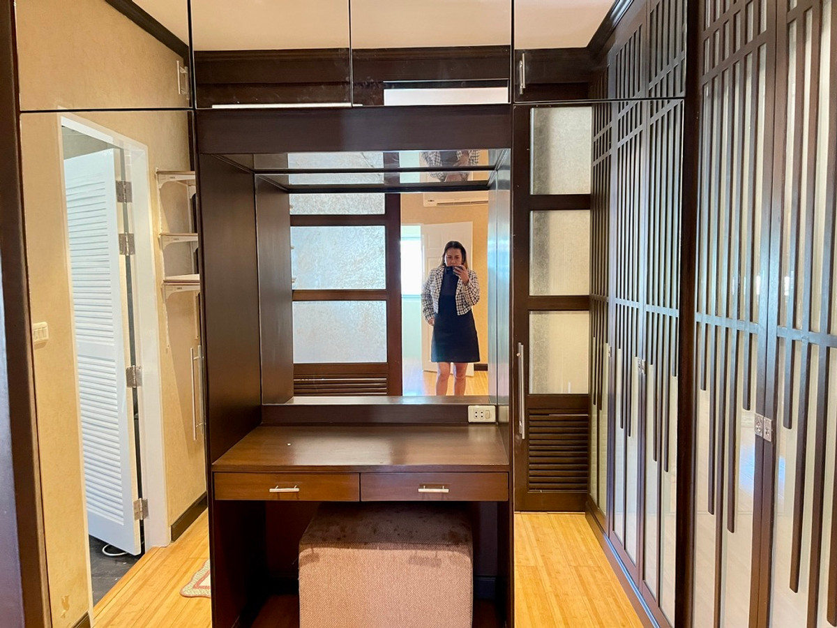 ให้เช่าทาวน์โฮมเลียบทางด่วนรามอินทรา : ปล่อยเช่า Town Home คริสตัล วิลล์ [Crystal Ville] เลียบด่วนเอกมัย-รามอินทรา ประดิษฐ์มนูธรรม 15 ใกล้ทางพิเศษฉลองรัช เพียง 350 เมตร จากเซ็นทรัล อีสวิลล์ 