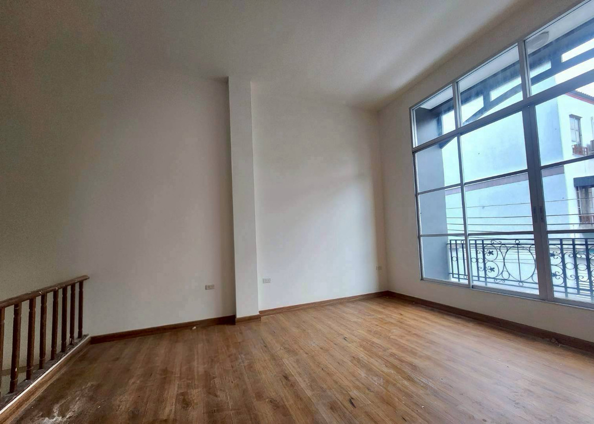 ขายทาวน์โฮมโชคชัย4 ลาดพร้าว71 : ขาย ทาวน์เฮ้าส์ บ้านกลางเมือง ลาดพร้าว-โชคชัย4 พื้นที่ 21.2 ตารางวา สถานีโชคชัย 4 สายสีเหลือง โรงเรียนพิบูลอุปถัมภ์