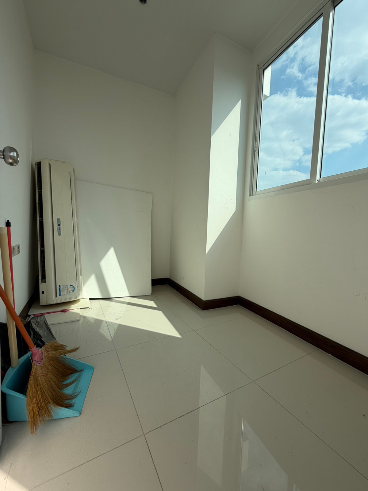 For SaleCondoRama3 (Riverside),Satupadit : For sale/rent Supalai Prima Riva Rama 3 | 3 bedrooms, high floor, river view ________________________________________ Luxury riverfront condo Supalai Prima Riva Rama 3, 42nd floor, area 256 sq m., 3 bedrooms, 5 bathrooms, maids room, panoramic Chao Phraya