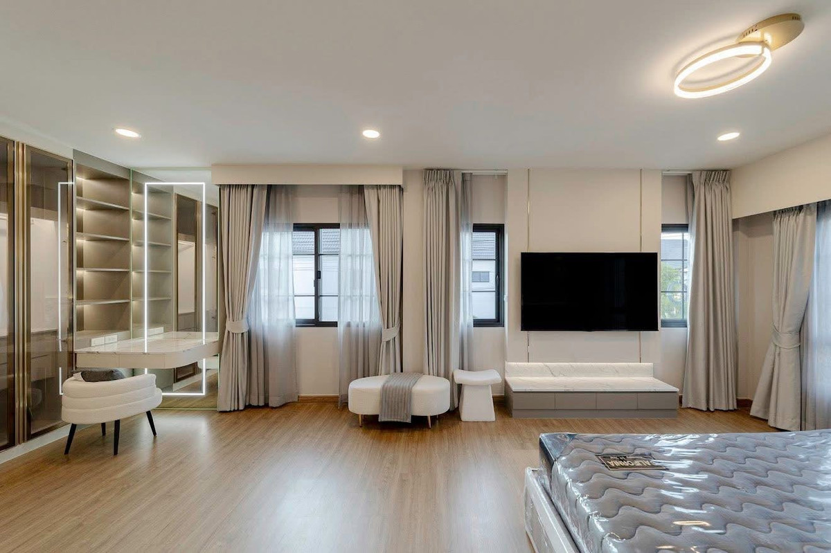 For RentHouseBangna, Bearing, Lasalle : For rent: CENTRO BANGNA, new house, 4 bedrooms.