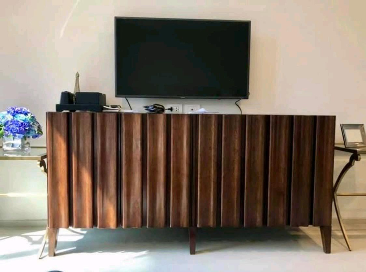 For RentCondoWitthayu, Chidlom, Langsuan, Ploenchit : 💫 Luxury-level condo in the heart of Ploenchit, next to BTS Ploenchit (directly connected to Skywalk), Okura view, beautiful open space, Chanintr furniture throughout the room.