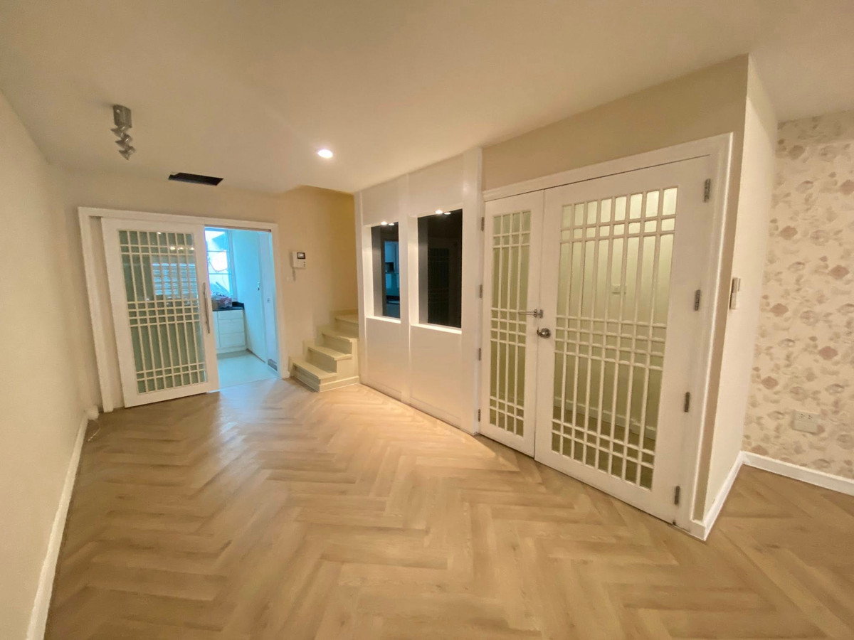 ให้เช่าทาวน์โฮมสยาม จุฬา สามย่าน : HR3205 ULTRA-PRIME LOCATION] Newly Renovated 5-Storey Building เพียง 300 เมตร จาก BTS สนามกีฬาฯ | หัวใจแห่งสยาม-ปทุมวัน