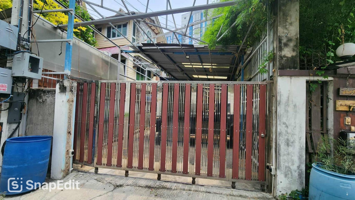 ขายที่ดินรัชดา ห้วยขวาง : ขายที่ดิน พร้อมสิ่งปลูกสร้าง 125 ตารางวา โซนรัชดาภิเษก ใกล้ MRT รัชดาภิเษก