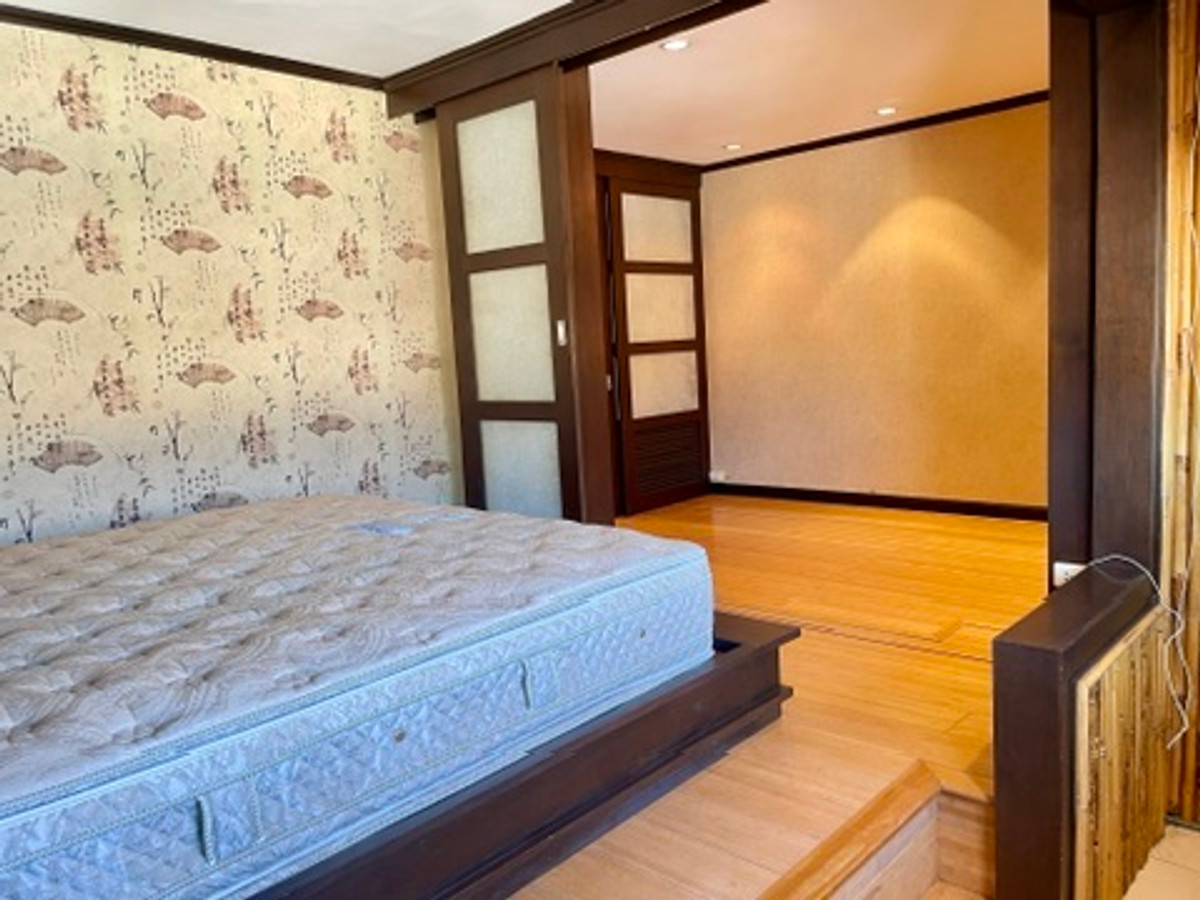 ให้เช่าทาวน์โฮมเลียบทางด่วนรามอินทรา : ปล่อยเช่า Town Home คริสตัล วิลล์ [Crystal Ville] เลียบด่วนเอกมัย-รามอินทรา ประดิษฐ์มนูธรรม 15 ใกล้ทางพิเศษฉลองรัช เพียง 350 เมตร จากเซ็นทรัล อีสวิลล์ 