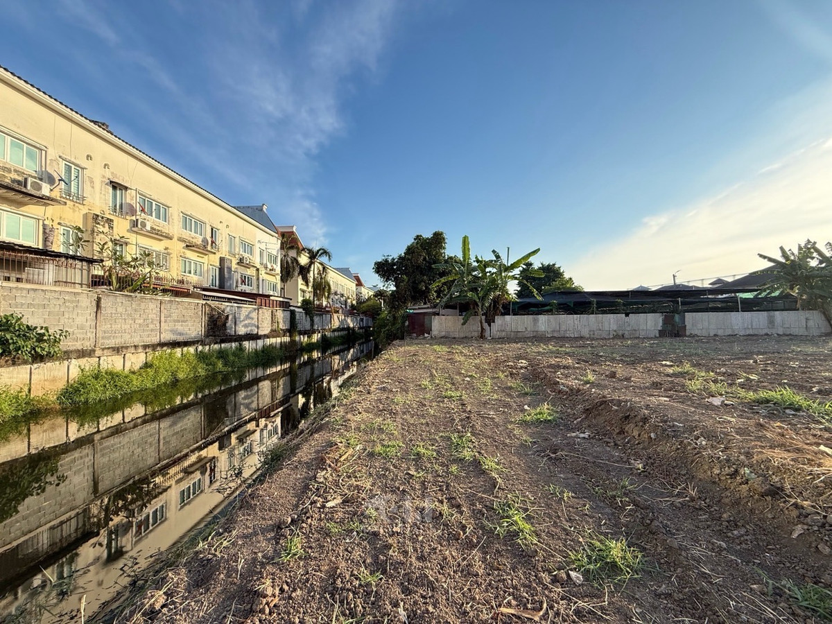 ขายที่ดินเลียบทางด่วนรามอินทรา : ด่วน!! ขายที่ดินโยธินพัฒนา 3 วาละ 100,000 บาท