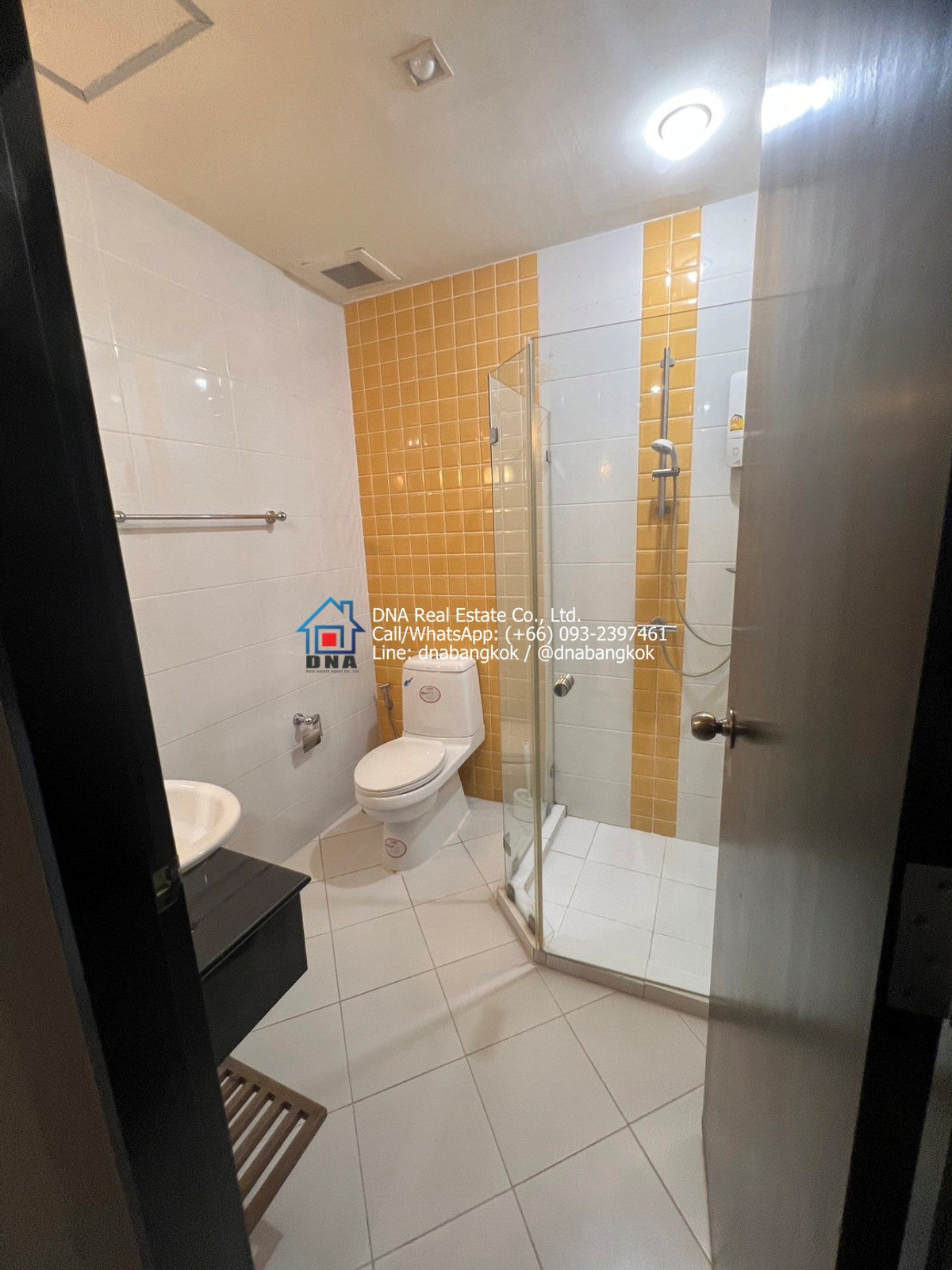 For RentCondoSukhumvit, Asoke, Thonglor : City Smart Sukhumvit 18 Condominium Luxury 3 Bedrooms for Rent