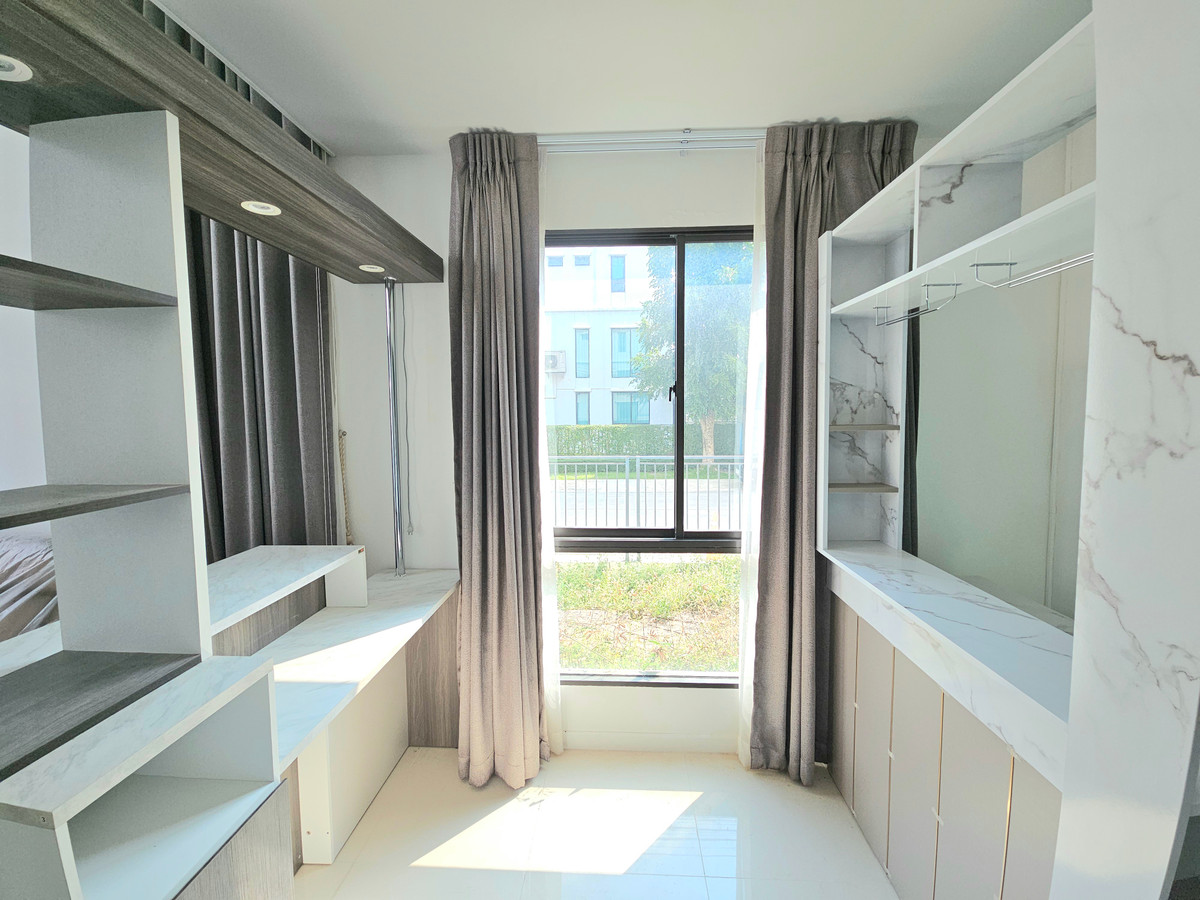 For SaleTownhomeNawamin, Ramindra : Corner townhome for sale, Pruksa Ville, Phahonyothin Ramintra (30.5 sq m.), near BTS Sai Yut.