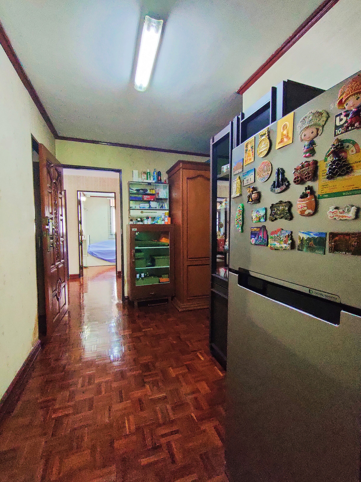 ขายบ้านพระราม 9 เพชรบุรีตัดใหม่ RCA : ขายด่วน!! ราคาดี!! บ้านเดี่ยว 3 ชั้น (รวมดาดฟ้า) หลังมุม เนื้อที่ 57.5 ตรว. หมู่บ้านทวีมิตร ซอย 4 ทำเลทอง ใจกลางเมือง หลังเซ็นทรัลพระราม 9 ใกล้ตึกอสมท. และรถไฟฟ้า MRT พระราม 9