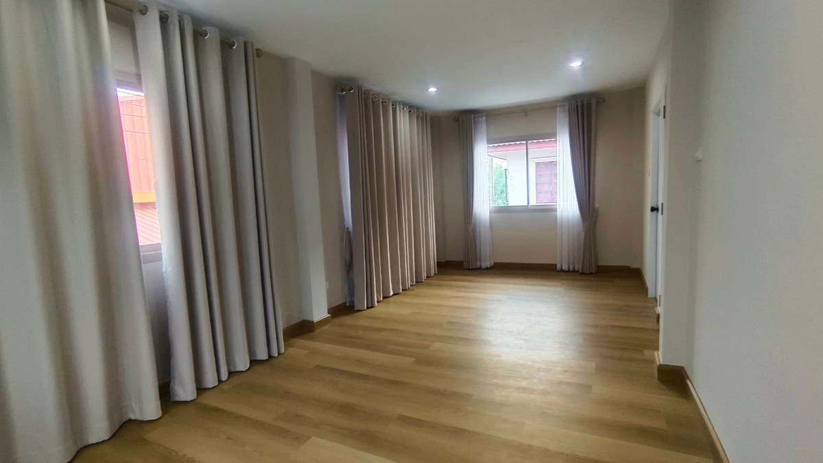 For SaleHouseMin Buri, Romklao : Beautifully renovated 2-story detached house in K.C. 9 Village