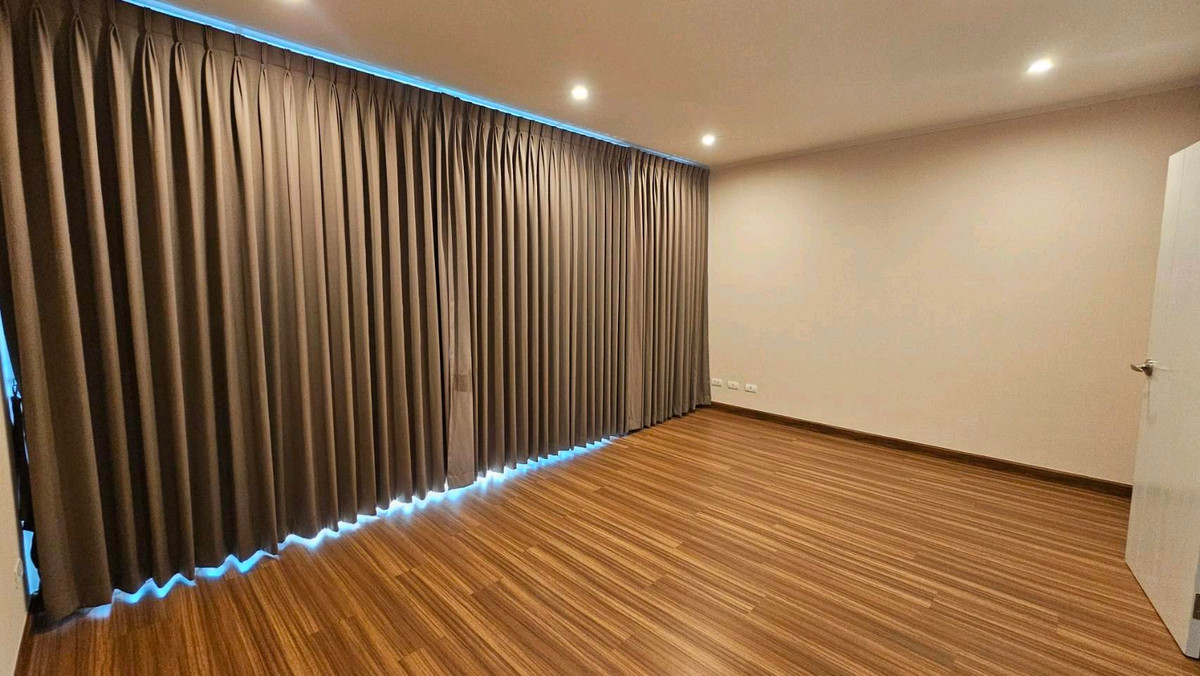 ขายทาวน์โฮมบางนา แบริ่ง ลาซาล : ขายด่วน 🏬ทาวน์โฮม โครงการศุภาลัยเออร์บานา บางนา-วงแหวน **หลังมุม** เพียง 5.2ล้านบาท ❗️พร้อมจบลดได้❗️ทำเลทอง บ้านใหม่เจ้าของไม่ค่อยได้อยู่ นัดดูด่วน 📞โทร0955193596 คุณปัน