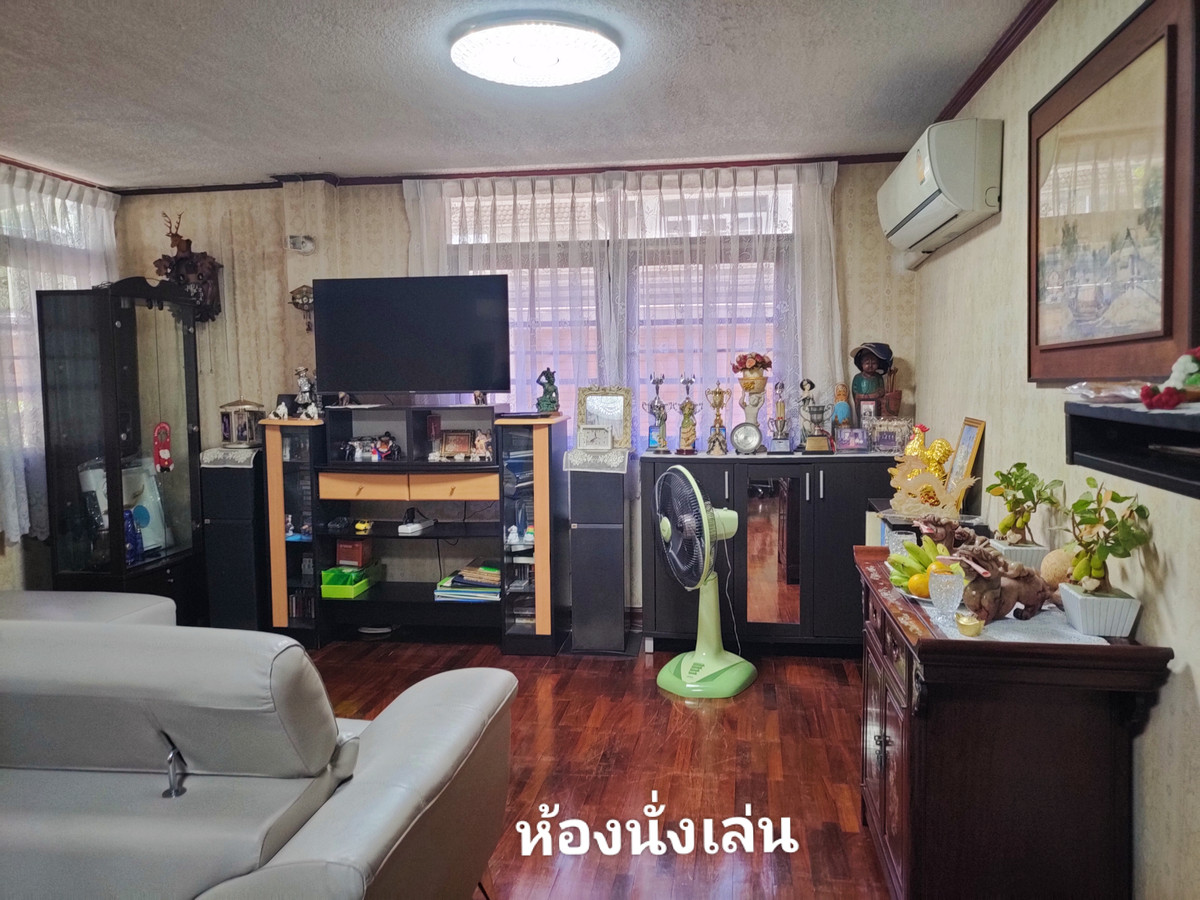 ขายบ้านพระราม 9 เพชรบุรีตัดใหม่ RCA : ขายด่วน!! ราคาดี!! บ้านเดี่ยว 3 ชั้น (รวมดาดฟ้า) หลังมุม เนื้อที่ 57.5 ตรว. หมู่บ้านทวีมิตร ซอย 4 ทำเลทอง ใจกลางเมือง หลังเซ็นทรัลพระราม 9 ใกล้ตึกอสมท. และรถไฟฟ้า MRT พระราม 9